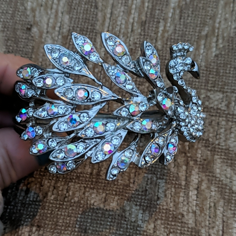 Beautiful Rhinestone Silver Tone Bracelet
